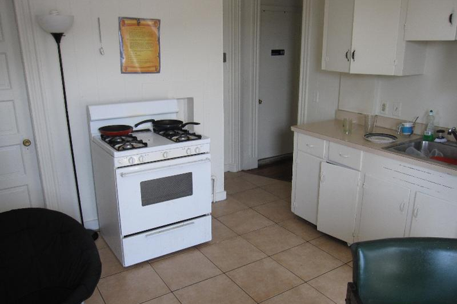 1 - Spacious East Cambridge 3-Bed – Minutes from Lechmere & Short Distance to Suffolk University Apartments