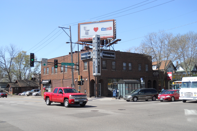 Front - Clean 2 Bedroom Apt Above Black Coffee at Cretin and Marshall. 3 Blocks to Campus!