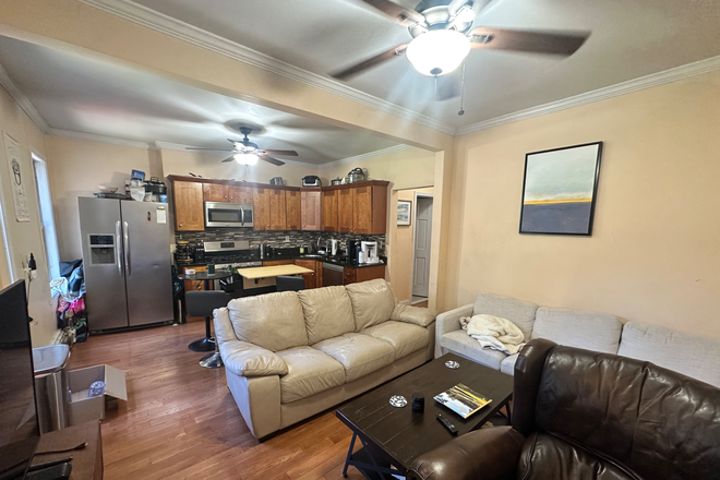 living area - 3 Bedroom 1 bathroom in South Boston!
