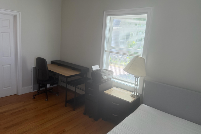 Bedroom - Room with private bathroom Duplex