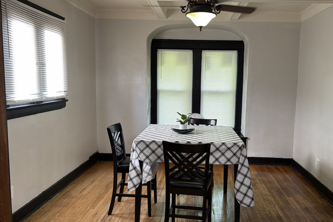 Dining Room - Private Rooms with Wi-Fi, Laundry & Utilities Included Near Case Western Reserve House