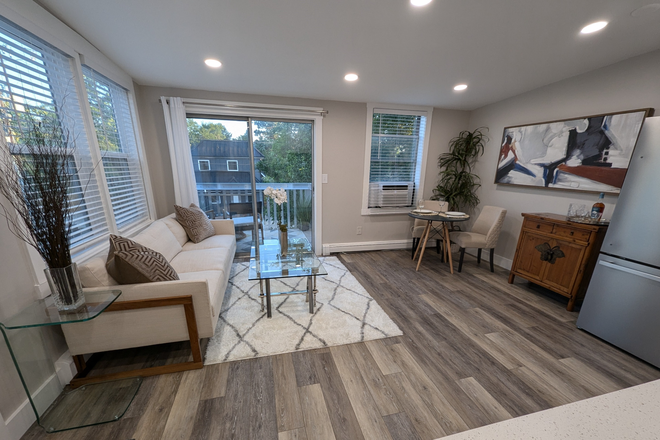 1719 - 1719 Pearl St (2BR/ 1BA) Apartments