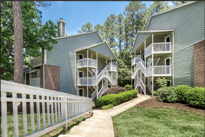 Apartment Exteriors - Rock Creek Apartments