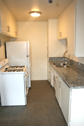 Kitchen - 91 N. MAR VISTA AVE. Apartments