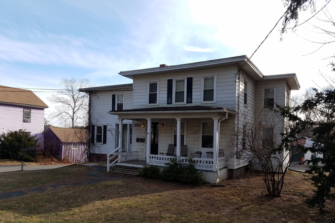 Exterior - 553 Main Street (Downtown) Apartments