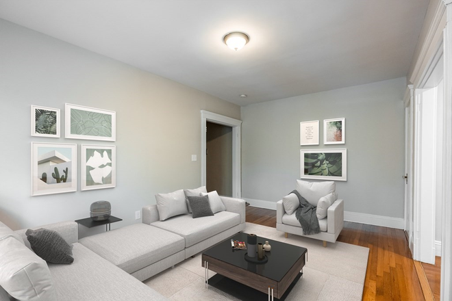 - - Close to Campus! Sunny and Bright 1 bed w/ Heat & Hot Water Included, Laundry in Building Apartments