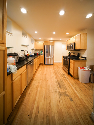Kitchen - Great BU Location!! Spacious 6 Bed 2 Bath Triplex