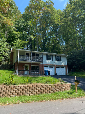 785 Dogwood Rd - Walk to Campus 3/2 w/ Garage, AC, Modern Finishes