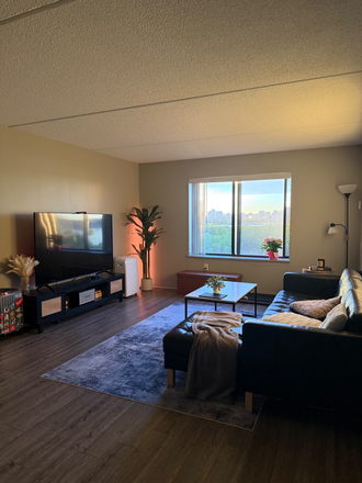 Living room - Harbor Point on the Bay Apartments