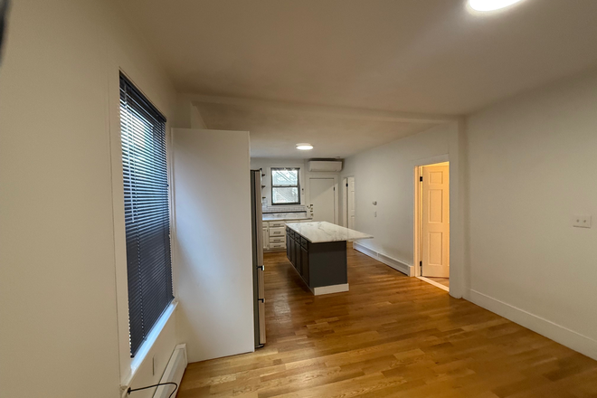 Call NOW for showings! 617-236-8600 - ELBOW ST - *NO FEE* RENOVATED 1BR + OFFICE ON SIDE ST IN MAVERICK SQ W/ LNDRY IN BLDNG *AVAIL NOW* Apartments