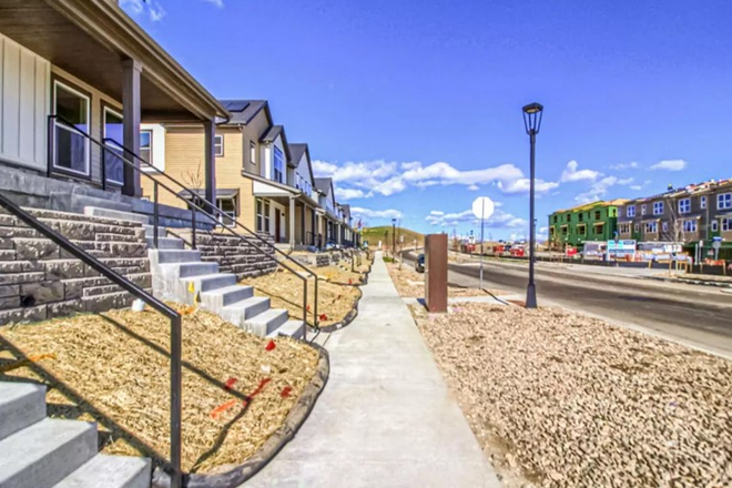 Front of townhome - Fully Furnished Room Near CU—Rent Includes Utilities