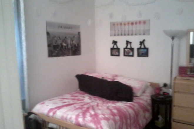 hubrealtyproperties.com - Large 4 bedroom features updated kitchen and bathroom, in the South End Apartments