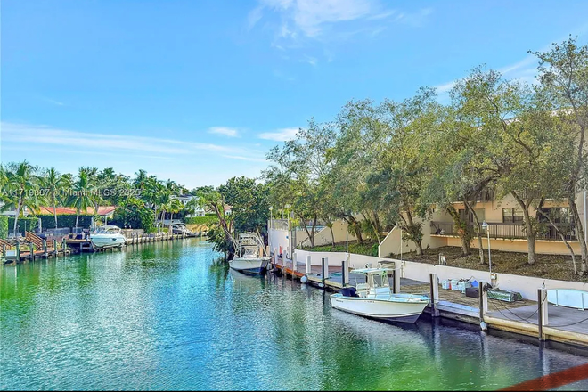 back - BEST VALUE, FEW RESIDENTS, SAFE, WALK TO UM, GATED, WATERFRONT Bldg.1,100 SQ FT Condo
