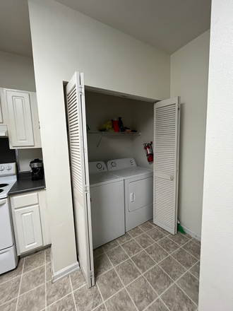 Laundry - Gainesville Place Apartments