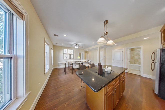Call NOW for showings! 617-236-8600 - HILLSIDE ST - HUGE *NO FEE* MISSION HILL FLOOR THRU 4BR W/ 2 BATH, IN UNIT LNDRY AVAIL *9/1/2026* Apartments