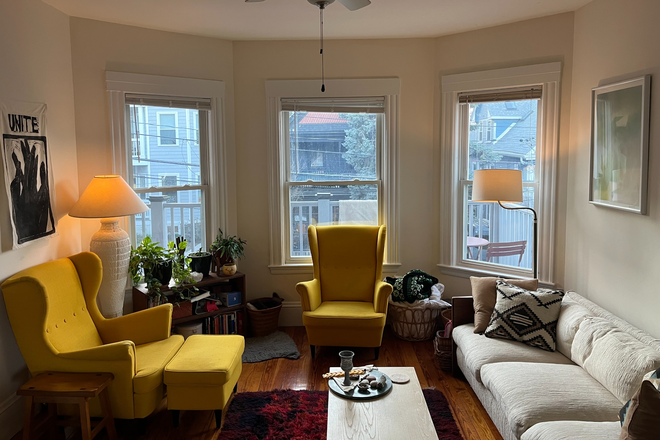 Living Room - Sunny Summer Sublet (June-Aug) Apartments