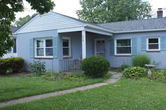 Outside Street view - Private Home in quiet AACO neighborhood 5 miles from Inner Harbor.