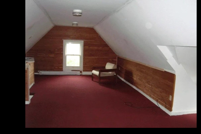 Additional room - 3Br Apt Near UVM
