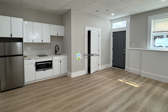 1 - Newly renovated studio with NO broker fee, all utilities and AC incl! Apartments