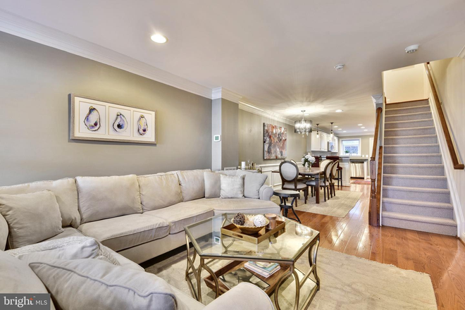 living room - 3 bed 3.5 bathroom with parking Fells/Canton
