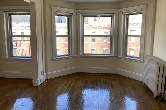 Call/text 602-317-9877 for a showing. - 9-1-25 / FRONT-FACING STUDIO + ALCOVE / NO BROKER FEE / LOOK AT PICS! Apartments