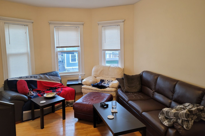 Call NOW for showings! 617-236-8550 - HILLSDALE ST - LRG TOP FLR 3BR/1BA AVAIL *9/1/2026* W/ PRKNG, LNDRY ON SITE, EIK, DW, A/C, DCK, YRD Apartments