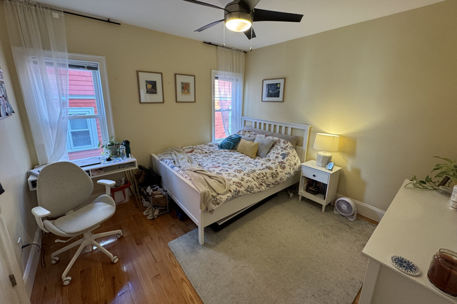 Call call or text Arezou at 617-584-7817 - Floor thru 4 bed 2 bath unit in Porter Square! W/D in the unit!LL paying 1/2 broker fee! Apartments