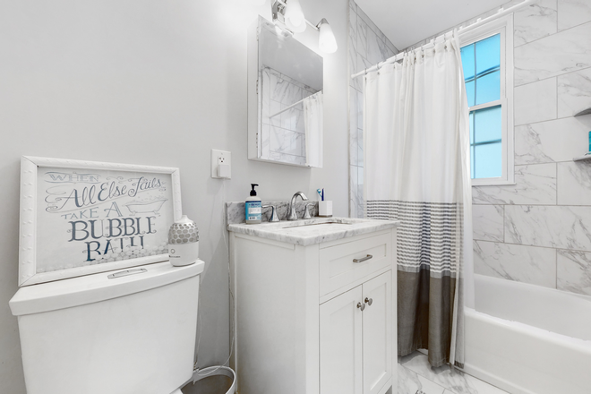 1 - Renovated 1 Bed | Hardwood Floors & Stainless Steel Appliances Apartments