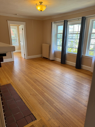 . - LOCATION!! SPACIOUS 4 BED MINUTES FROM BC CAMPUS! AVAIL 7/29/2027!! Duplex