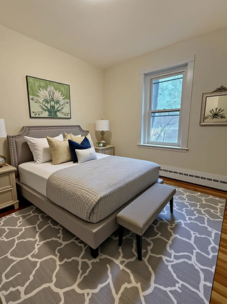 bedroom - Cozy Washington Square 1 bed with updated kitchen - landlord pays the fee! Apartments