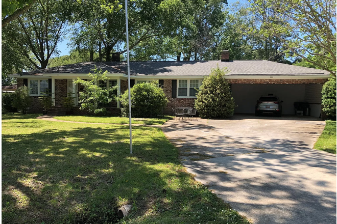 exterior - Ranch house 10 minutes from downtown, quiet neighborhood