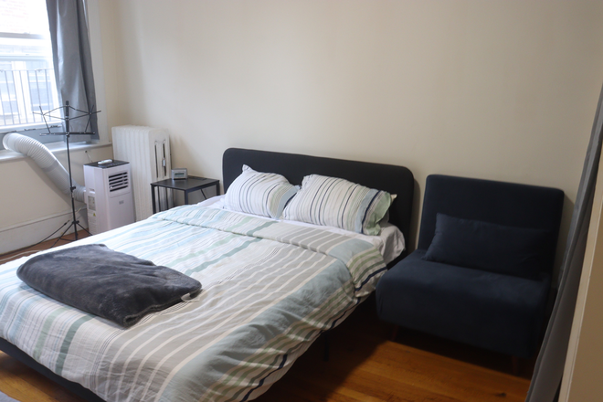 Bedroom - (Single/No Roommates) Large Studio Spring/Summer I/Summer II 2025 Sublet Apartments