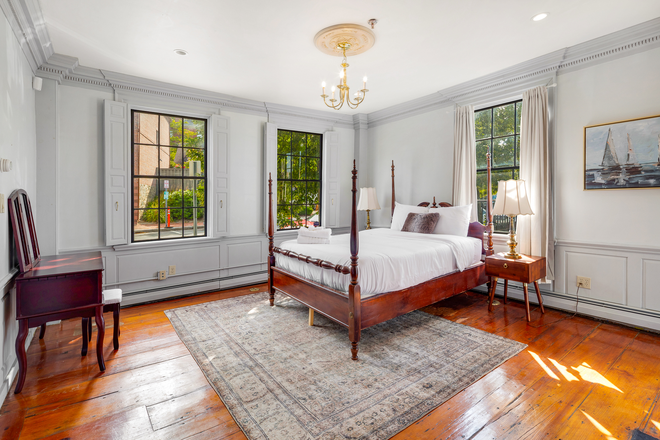 Bedroom - Premium 12 BD Student Housing! Walk to Downtown & Campus