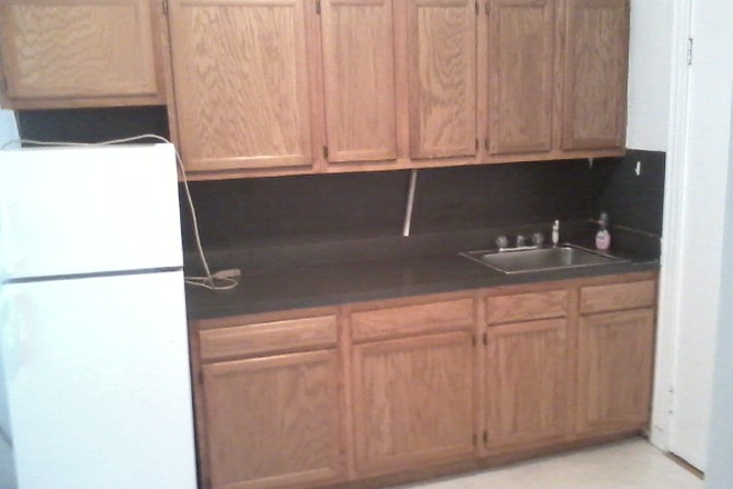 Visit hubrealtyproperties.com - Front facing 2 bedroom split, with large kitchen and balcony, close to BC shuttle bus Apartments