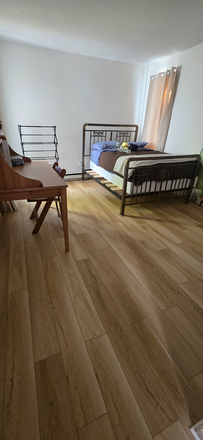 bedroom - 1 Block to UVM Green RENOVATED. SPRING 2026 SUBLET walk to UVM Condo