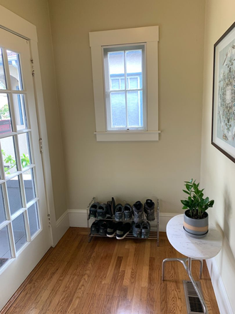  - Charming remodeled bungalow near lots of shops and restaurants