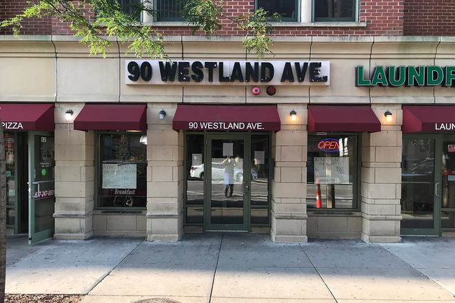 Entrance - One Room Near Fenway Park, Close to Campus Apartments