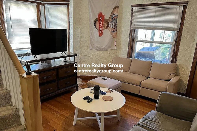 Living Room - Fully Furnished 5-bed 2bath! Close to Campus! Apartments