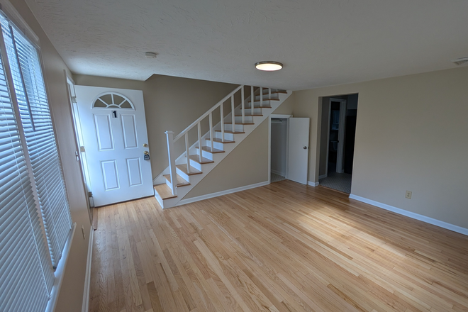 entry - 2 BR Apartment Home near downtown Christiansburg  | Available Now!