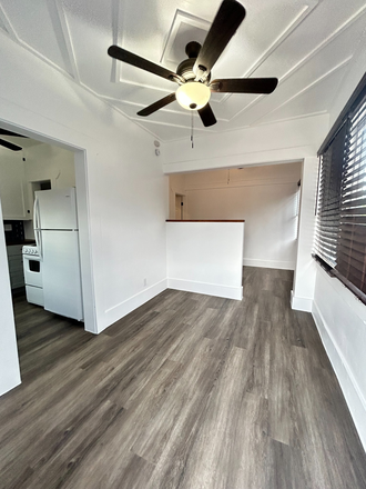 View at front door - Less than one mile to the U of A-West. Efficiency Studio Casita located in the west university neig Triplex