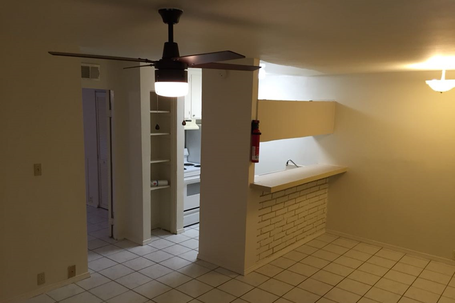 Living area view to kitchen - 1 Bedroom/1Bath Quaint and convenient location near the Museum district/Upper Kirby. Apartments