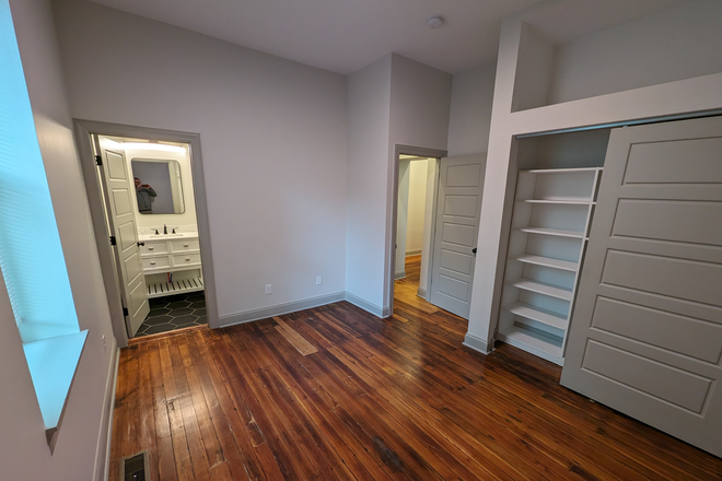 Bedroom 1 - Newly Remodeled, Beautiful 2 Bedroom with 2 full baths, In Unit Washer/Dryer, Off-Street Parking Duplex