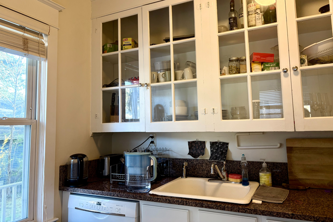 Kitchen - Summer sublet:Furnished room in shared home-option for long-term lease-Linden Ln-Princeton