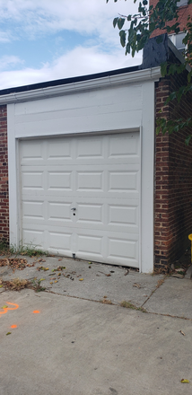 Garage - 1-bedroom apartment close to Homewood campus