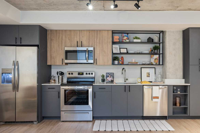 Studio Apartment - The Hub College Park