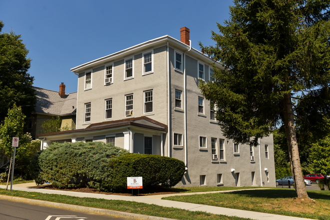 Front - 1BR apt-Spruce St-Princeton