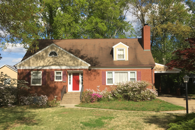 Front of house - Large furnished private room / private bathroom. 6-minute walk to campus! House