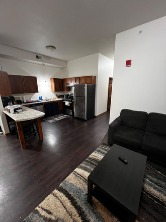 Kitchen - Apartment close to campus
