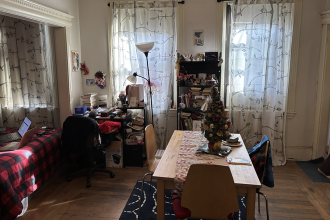 Studio - Large Studio Available 9/1/26! *CONTACT NOAH 603-470-8181