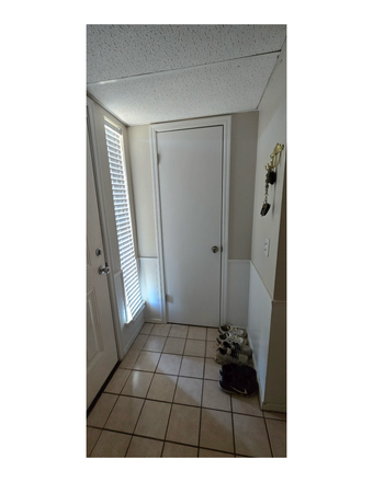 Foyer - Cimmaron Town Homes